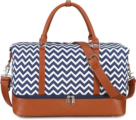 weekender bag with zipper bottom.